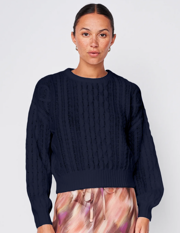 CABLE PULLOVER SWEATER IN NAVY
