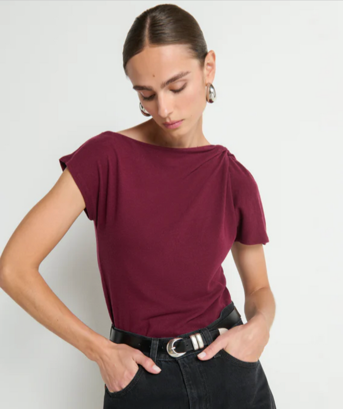 ROSIE KNOT TOP IN PORT