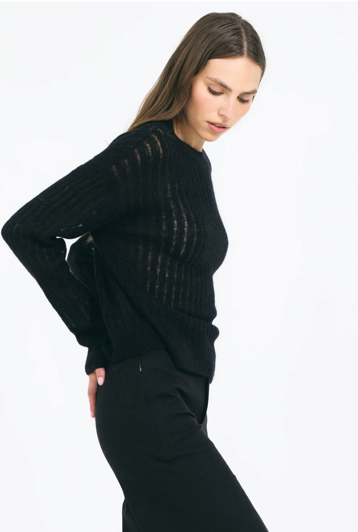 APRIL PULLOVER IN BLACK
