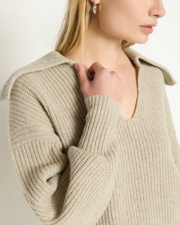 ASHTON COLLARED PULLOVER IN MOONBEAM