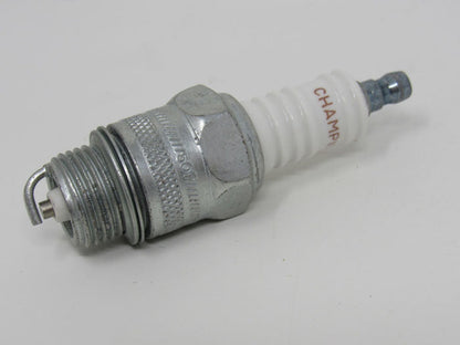 Champion-Copper-Plus-Spark-Plug-549-D18Y-316 1