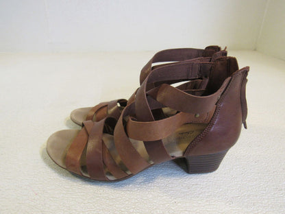 Clarks-Ultimate-Comfort-Collection-Sandal-
Sandals-Tan-Female-Adult-Size-8-438 4