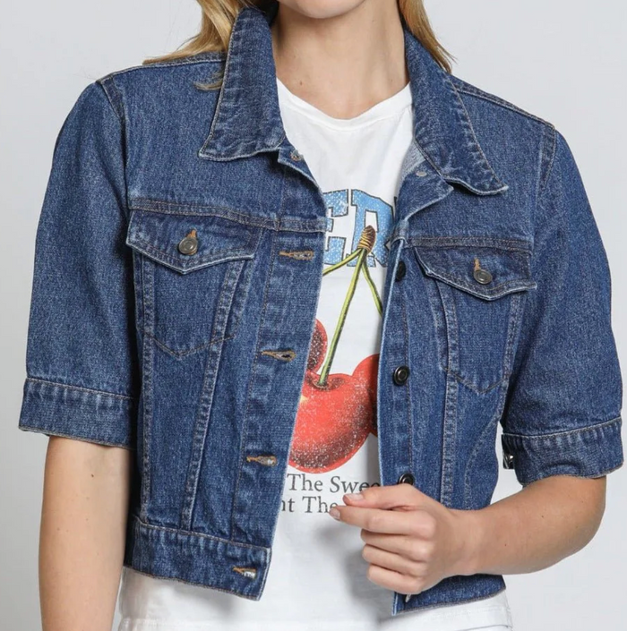 CROP JEAN JACKET IN MEDIUM INDIGO