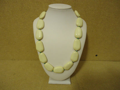 designer-fashiion-necklace-17-20in-l-beaded-strand-female-adult-yellows-greens-preowned 1