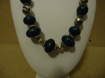 designer-fashion-necklace-18in-l-beaded-strand-female-adult-green-silver-preowned 2