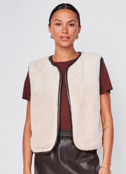 FAUX FUR VEST IN TUTU TUT