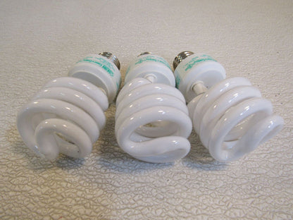 Feit-Elecrtic-Fluroscent-Light-Bulbs-Lot-of-3-White-18W-120-VAC-60Hz-300mA-670 4