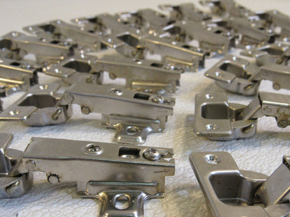 Ferrari-Cabinet-Hinges-Lot-of-24-Full-Overlay-110-Silver-1566-216 6