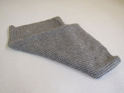 Scarf-21-Grey-Infinity-Acrylic-Female-370 1