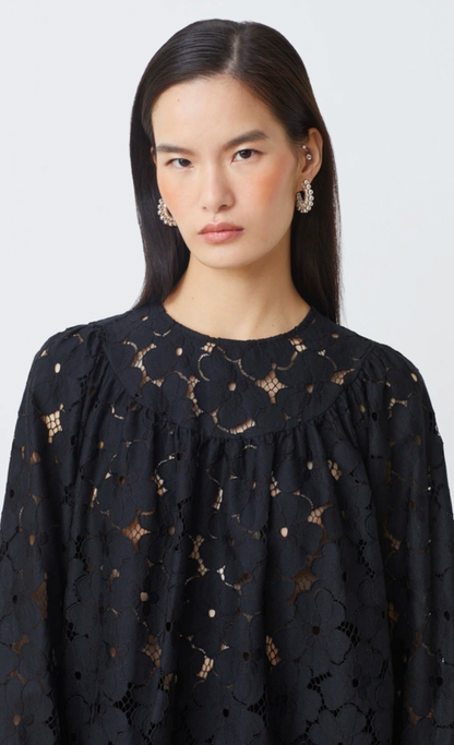 LILY LACE TOP IN NOIR