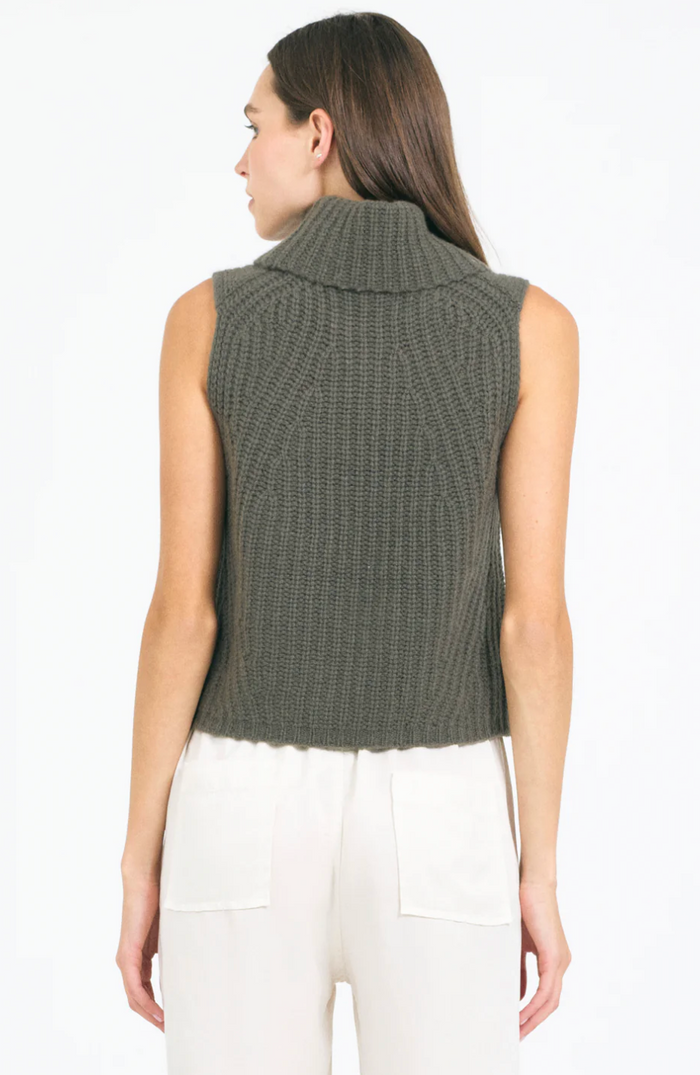 POLLY CASHMERE VEST IN FIR
