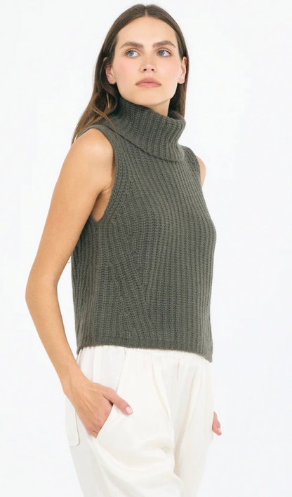 POLLY CASHMERE VEST IN FIR