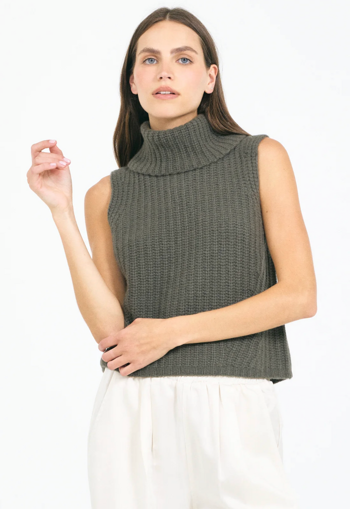 POLLY CASHMERE VEST IN FIR