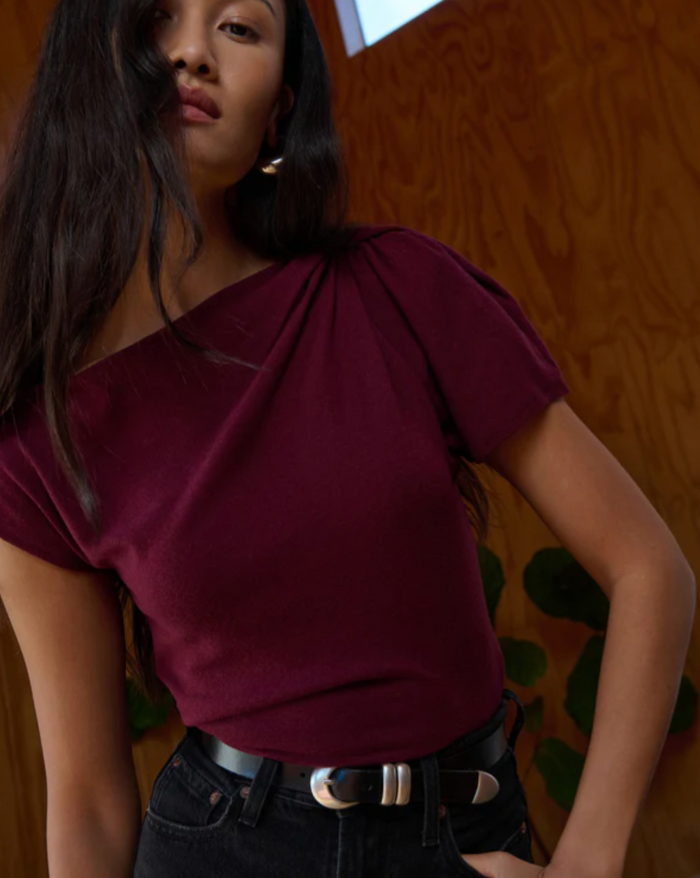 ROSIE KNOT TOP IN PORT