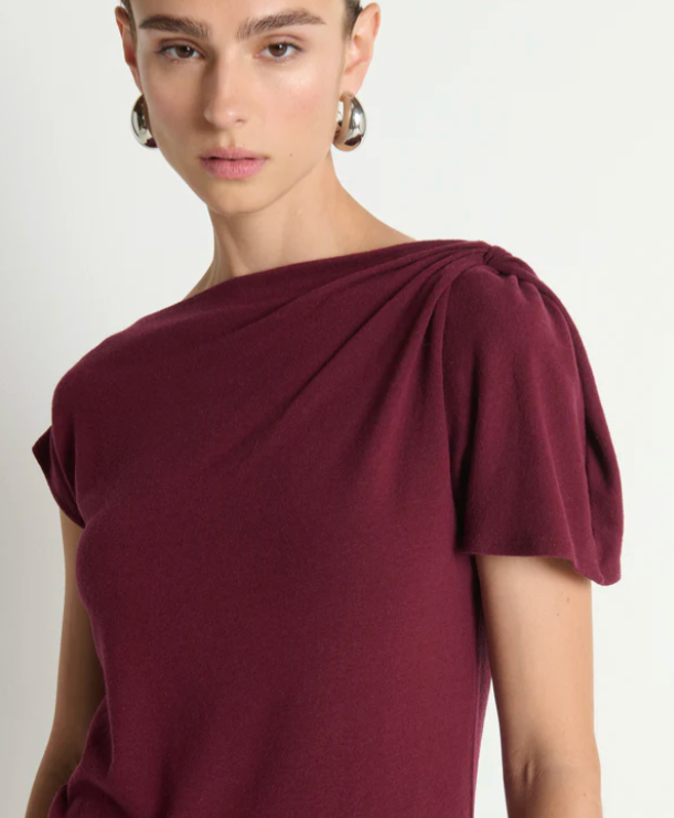 ROSIE KNOT TOP IN PORT