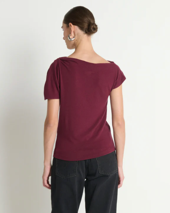 ROSIE KNOT TOP IN PORT