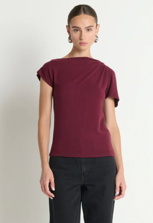 ROSIE KNOT TOP IN PORT