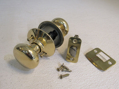 Schlage-Door-Knob-Passage-Polished-Brass-538 2