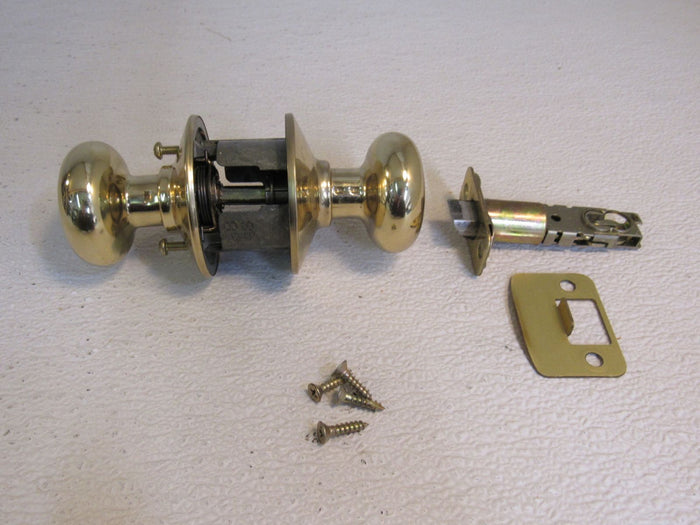 Schlage-Door-Knob-Passage-Polished-Brass-538 3