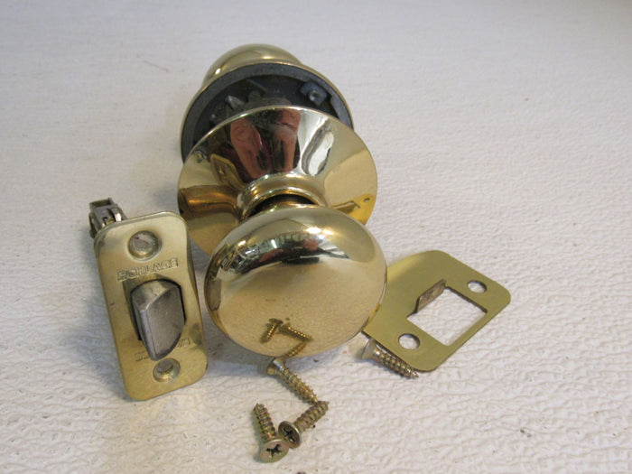 Schlage-Door-Knob-Passage-Polished-Brass-538 4