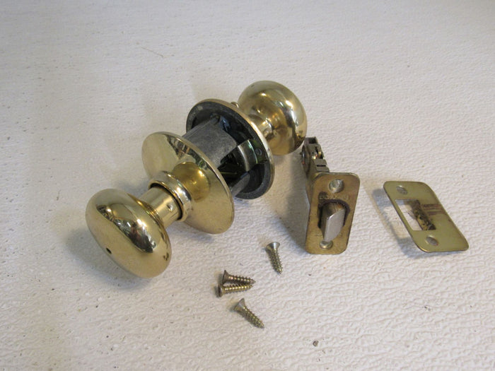 Schlage-Door-Knob-Privacy-Polished-Brass-536 1
