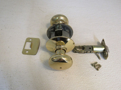Schlage-Door-Knob-Privacy-Polished-Brass-526 4