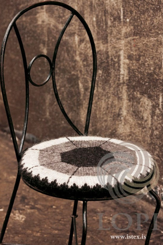 Sneið - Grey Seat Cushion Knitting and Crochet Pattern