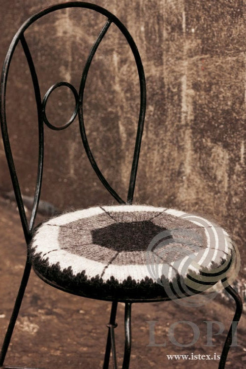 Sneið - Grey Seat Cushion Knitting and Crochet Pattern