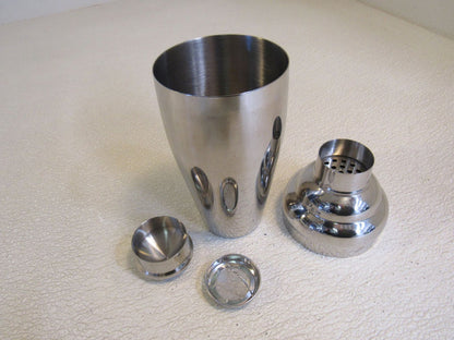 Standard-Cocktail-Shaker-Chrome-128-011923-128 4