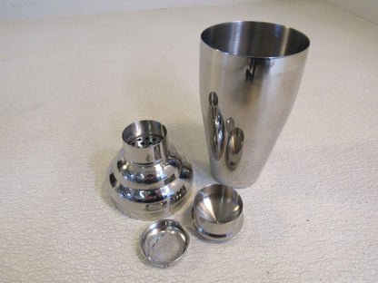 Standard-Cocktail-Shaker-Chrome-128-011923-128 5