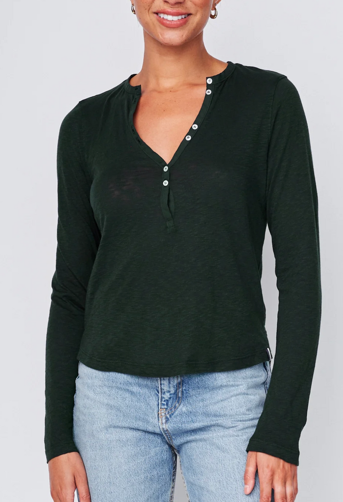 SUPIMA SLUB JERSEY HENLEY IN EVERFALL