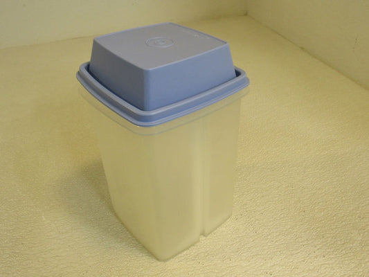 Tupperware-Pick-a-Deli-Pickle-Olive-Keeper-Container-1560-2-132 1